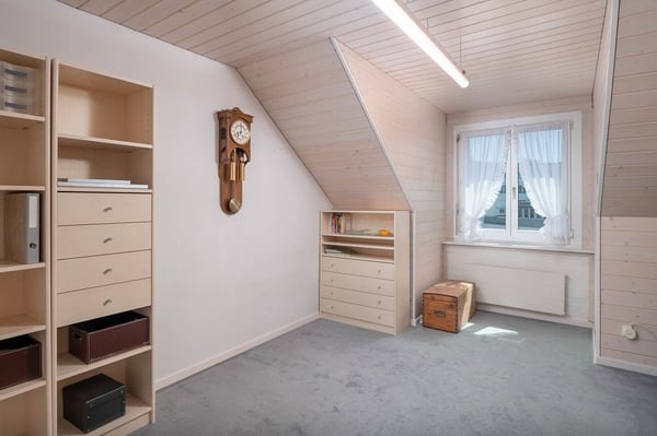 Mitten im Zentrum! Gepflegte Dach-Maisonette-Wohnung 9
