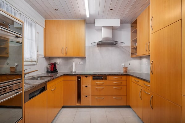 Mitten im Zentrum! Gepflegte Dach-Maisonette-Wohnung 8