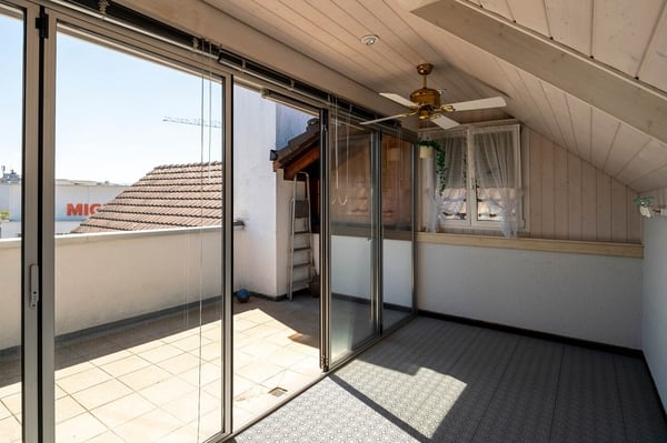 Mitten im Zentrum! Gepflegte Dach-Maisonette-Wohnung 13