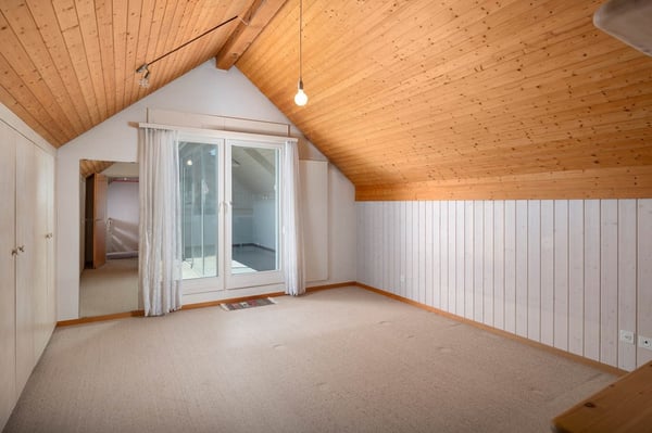 Mitten im Zentrum! Gepflegte Dach-Maisonette-Wohnung 12