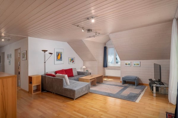 Mitten im Zentrum! Gepflegte Dach-Maisonette-Wohnung 5