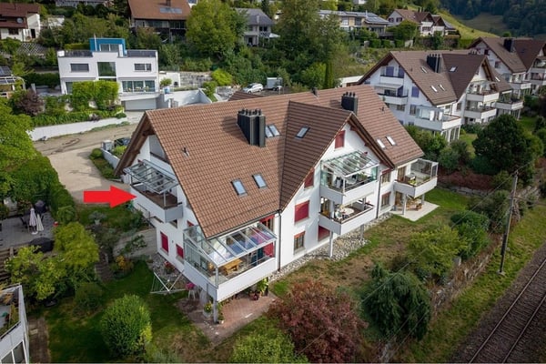 Grosszügig und mit schöner Aussicht 2