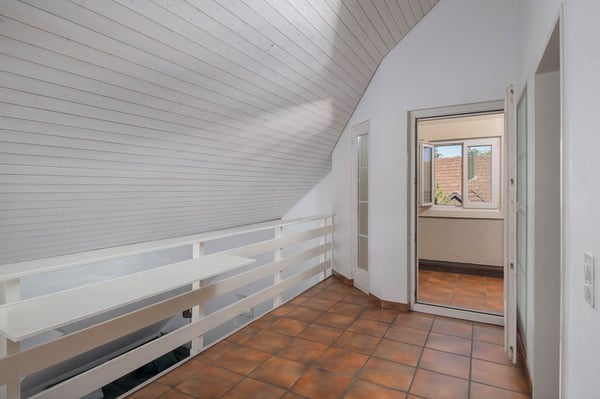 Anlage oder Eigennutzung! Grosszügige Dach-Maisonette-Wohnung mit Garten 10