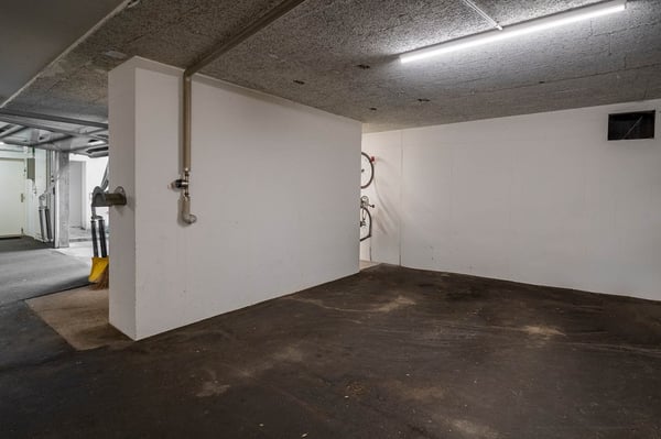 Anlage oder Eigennutzung! Grosszügige Dach-Maisonette-Wohnung mit Garten 13