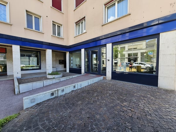 Zu vermieten in Sion: flexible und sichtbare Büros von 178 m² 1