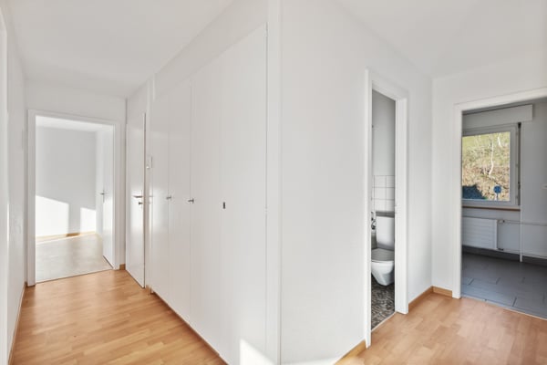 Zu vermieten: Geräumige 1-Zimmer-Wohnung in der Rue de la Flamme in Couvet 4