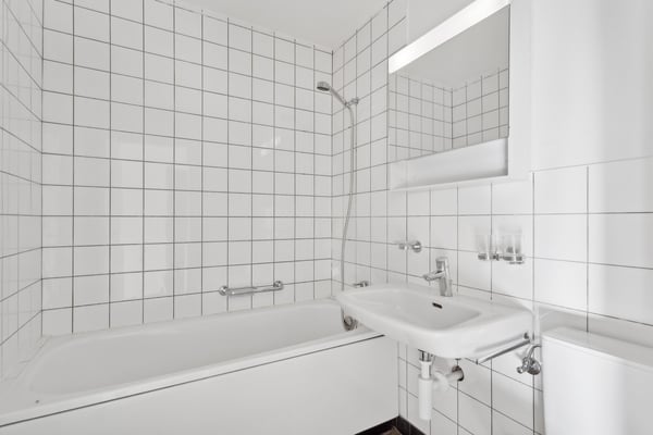 Zu vermieten: Geräumige 1-Zimmer-Wohnung in der Rue de la Flamme in Couvet 8