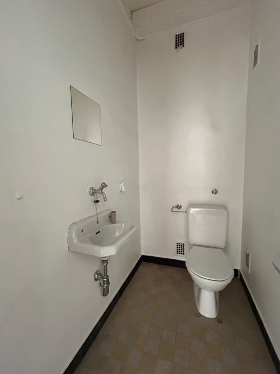 Zu vermieten: Helles und geräumiges Büro Avenue Léopold-Robert 88 7