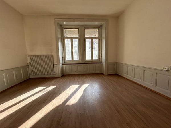 Zu vermieten: Helles und geräumiges Büro Avenue Léopold-Robert 88 3