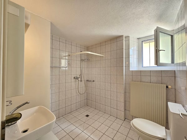 Charmantes 1.5-Zimmer-Wohnung im Erdgeschoss in Tramelan 6