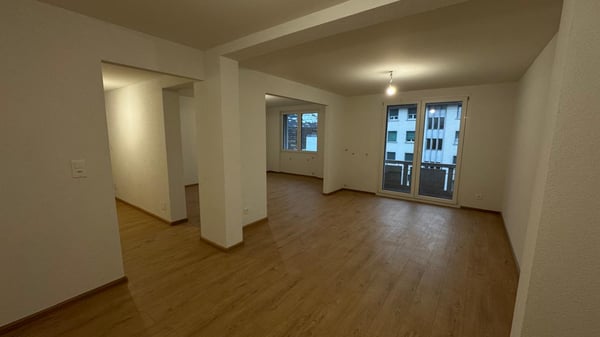 Spacieux appartement rénové de 1 pièces avec balcon à Sion 6