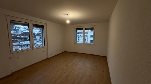 Spacieux appartement rénové de 1 pièces avec balcon à Sion 10