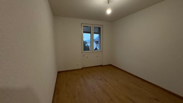 Spacieux appartement rénové de 1 pièces avec balcon à Sion 11