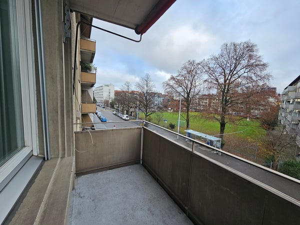 Charmante 1-Zimmer-Wohnung, frisch gestrichen, befristet bis Sept.16 8