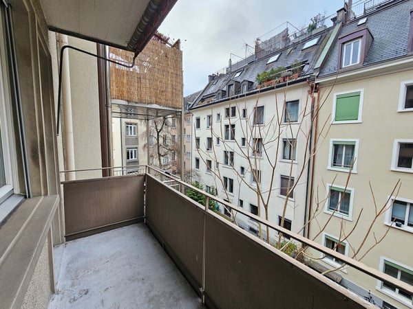 Charmante 1-Zimmer-Wohnung, frisch gestrichen, befristet bis Sept.16 1