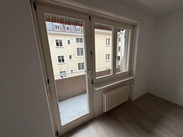Charmante 1-Zimmer-Wohnung, frisch gestrichen, befristet bis Sept.16 4
