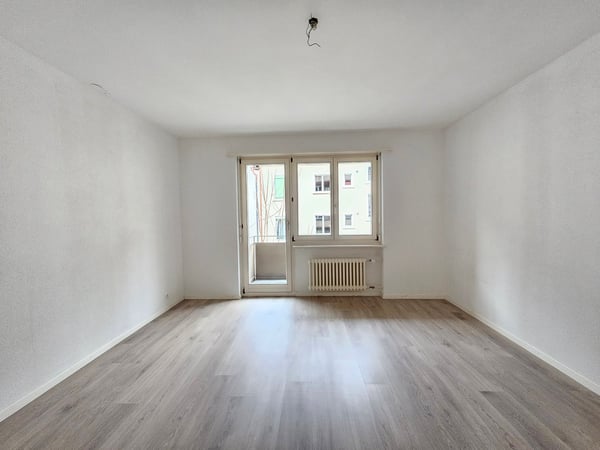 Charmante 1-Zimmer-Wohnung, frisch gestrichen, befristet bis Sept.16 9