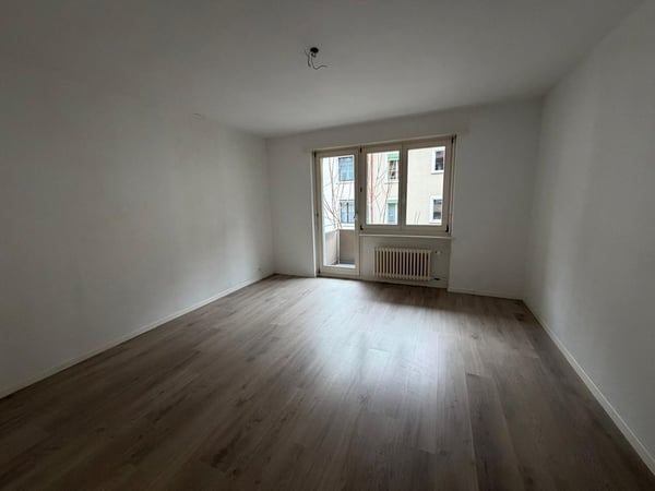 Charmante 1-Zimmer-Wohnung, frisch gestrichen, befristet bis Sept.16 11