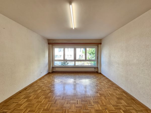 Appartement 1 pièces lumineux avec vue sur la ville à Delémont 3