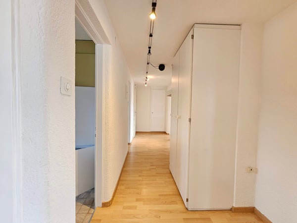 Charmante 4.5-Zimmer-Wohnung mit Balkon und Parkplatz in Langenthal 10