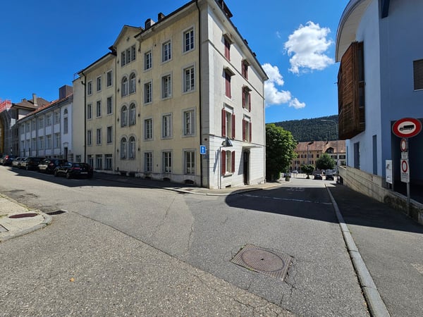 Charmant appartement de 5 pièces au cœur de Saint-Imier 1