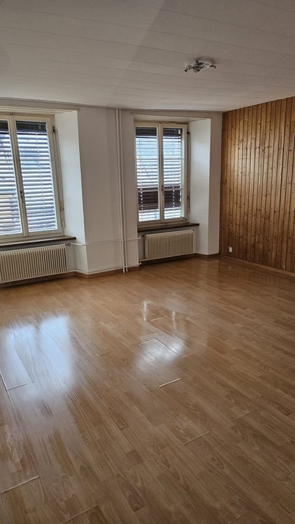 Charmant appartement de 2.5 pièces au 4ème étage à Saint-Imier 11