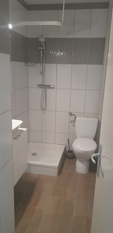 Charmant studio lumineux avec belle vue à Le Locle 11