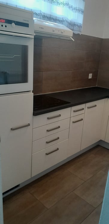 Charmant studio lumineux avec belle vue à Le Locle 2