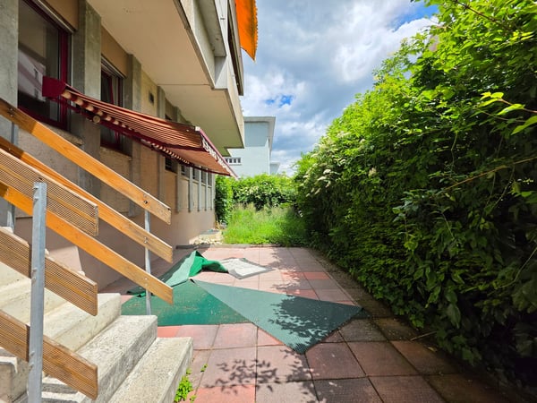 Grosszügige, gut gepflegte 5-Zimmer-Wohnung mit eigenem Vorgarten! 14
