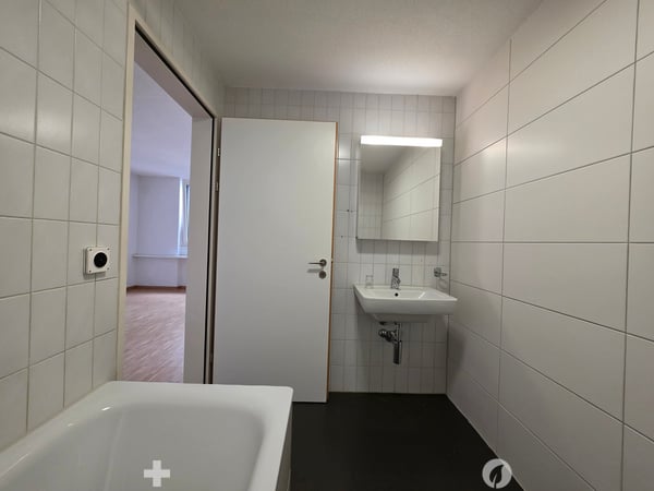 Grosszügige, gut gepflegte 5-Zimmer-Wohnung mit eigenem Vorgarten! 5