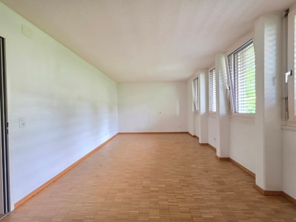 Grosszügige, gut gepflegte 5-Zimmer-Wohnung mit eigenem Vorgarten! 8