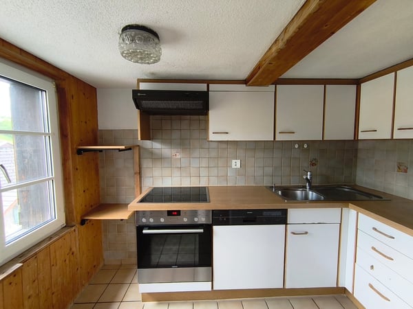 Charmante 2.5-Zimmer-Wohnung mit Balkon in Herisau! 2