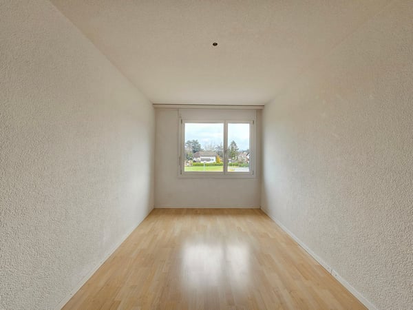 Grosszügige und helle 4.5 ZWG per sofort zu vermieten 7