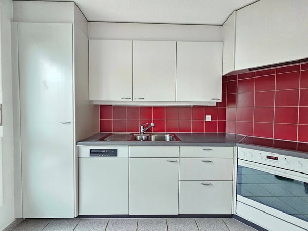Grosszügige und helle 4.5 ZWG per sofort zu vermieten 17