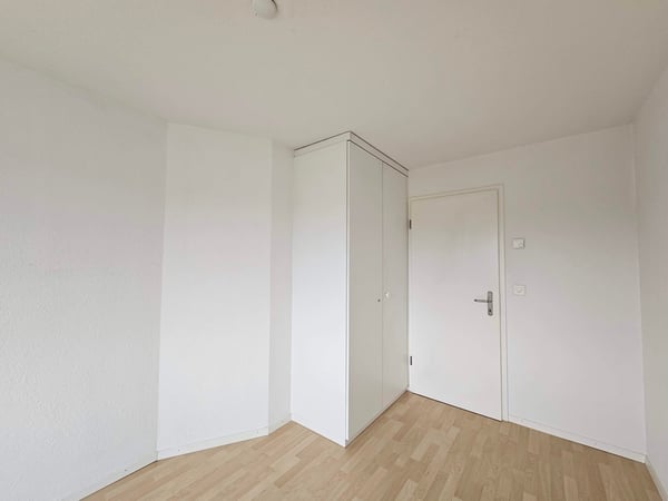 Grosszügige und helle 4.5 ZWG per sofort zu vermieten 9