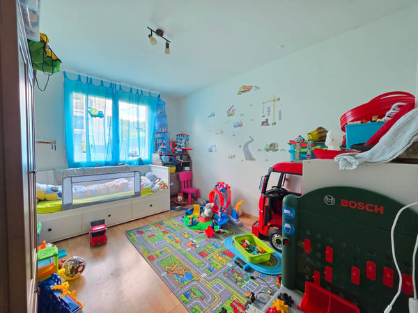 Grosszügige 4.5-Zimmer-Wohnung an zentraler Lage zu vermieten 7
