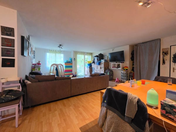 Grosszügige 4.5-Zimmer-Wohnung an zentraler Lage zu vermieten 12