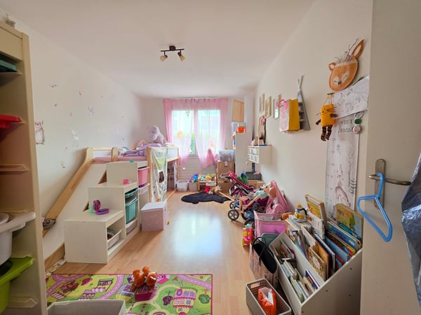 Grosszügige 4.5-Zimmer-Wohnung an zentraler Lage zu vermieten 5