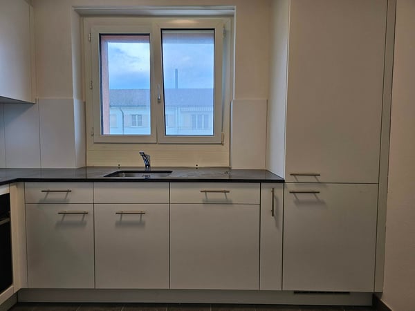 Helle 4-Zimmer-Wohnung mit Balkon und schöner Aussicht in Arbon 3