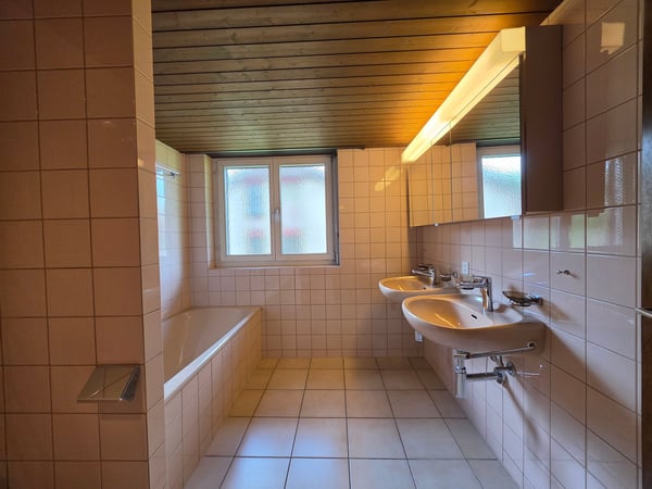 Grosszügige 4.5-Zimmer-Wohnung mit Balkon und schöner Aussicht in Bubendorf 15