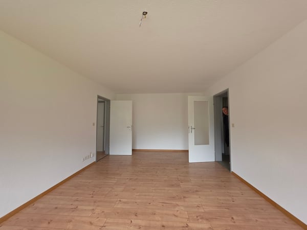 Charmante 4-Zimmer-Wohnung mit Balkon und Bergblick in Thusis 12