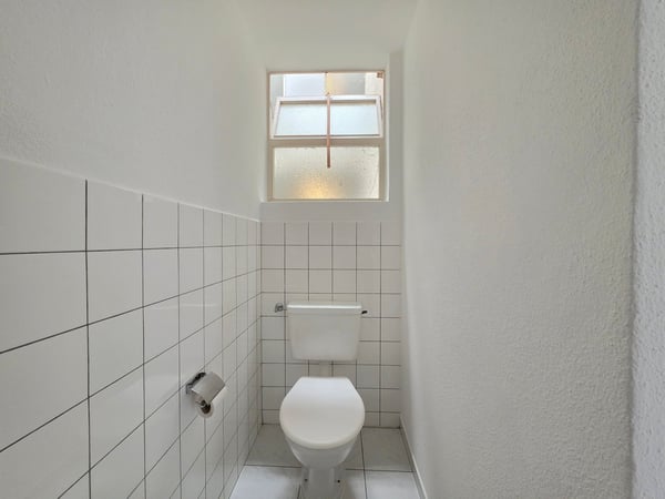 Charmante 4-Zimmer-Wohnung mit Balkon und Bergblick in Thusis 7