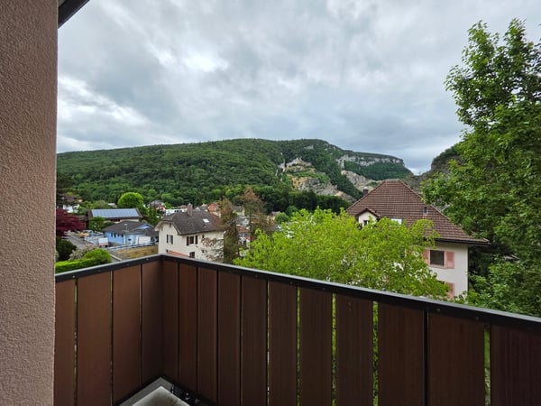 Appartement de 4.5 pièces lumineux à Péry-La Heutte 2