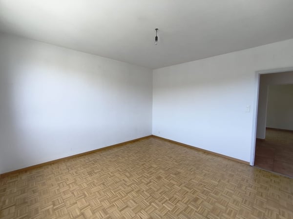Appartement entièrement repeint lumineux de 3 pièces avec vue, au 4ème étage à Le Locle 21