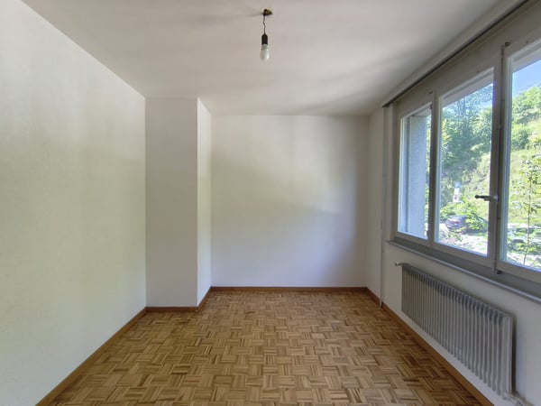 Appartement entièrement repeint lumineux de 3 pièces avec vue, au 4ème étage à Le Locle 14