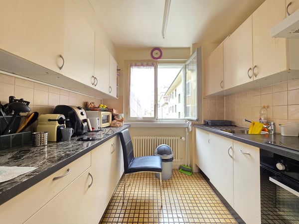 Bien entretenu, lumineux, appartement de 3 pièces à La Chaux-de-Fonds! 2