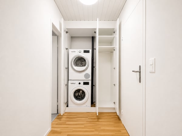 Neu Renovierte 4.5-Zimmer-Wohnung mit Balkon in Basel 7
