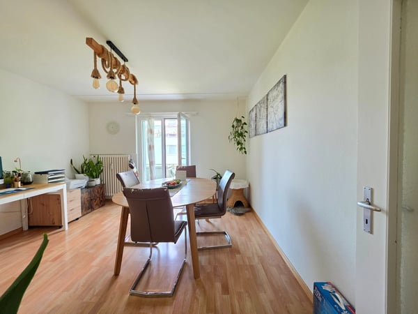 Gutgepflegte 3.5-Zimmer-Wohnung mit Balkon in Nidau! 8