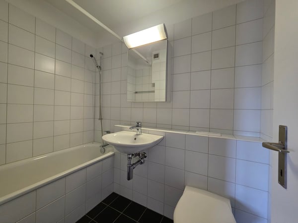 Charmante 4.5-Zimmer-Wohnung in Büren an der Aare mit Balkon und Aussicht! 6
