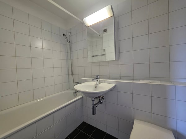 Charmante 4.5-Zimmer-Wohnung in Büren an der Aare mit Balkon und Aussicht! 9